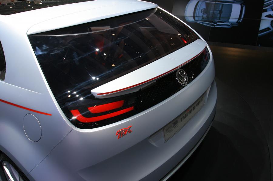  ItalDesign Tex 2011 года  (фото 27 из 40)